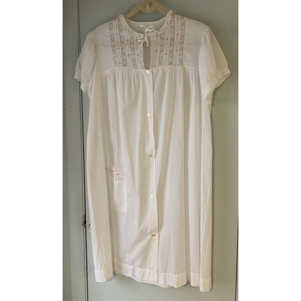 Vintage Komar Short Robe Womens Medium White Lace Trim Short Sleeve Button Front